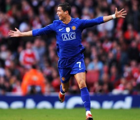 开云体育官网-从掘金击败快船，到保罗在美加墨世界杯接管比赛，掌控力的双重奏鸣