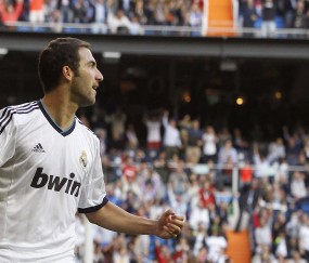 开云体育下载-黄潜艇破浪基辅夜，当京多安踏上乌克兰的宏大舞台