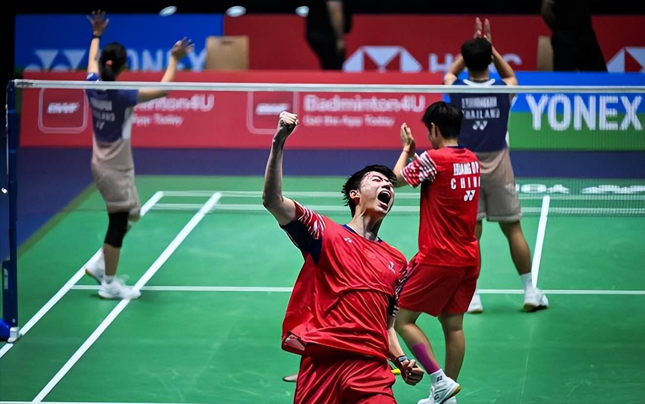 中国队力克日本队，石宇奇带队取胜