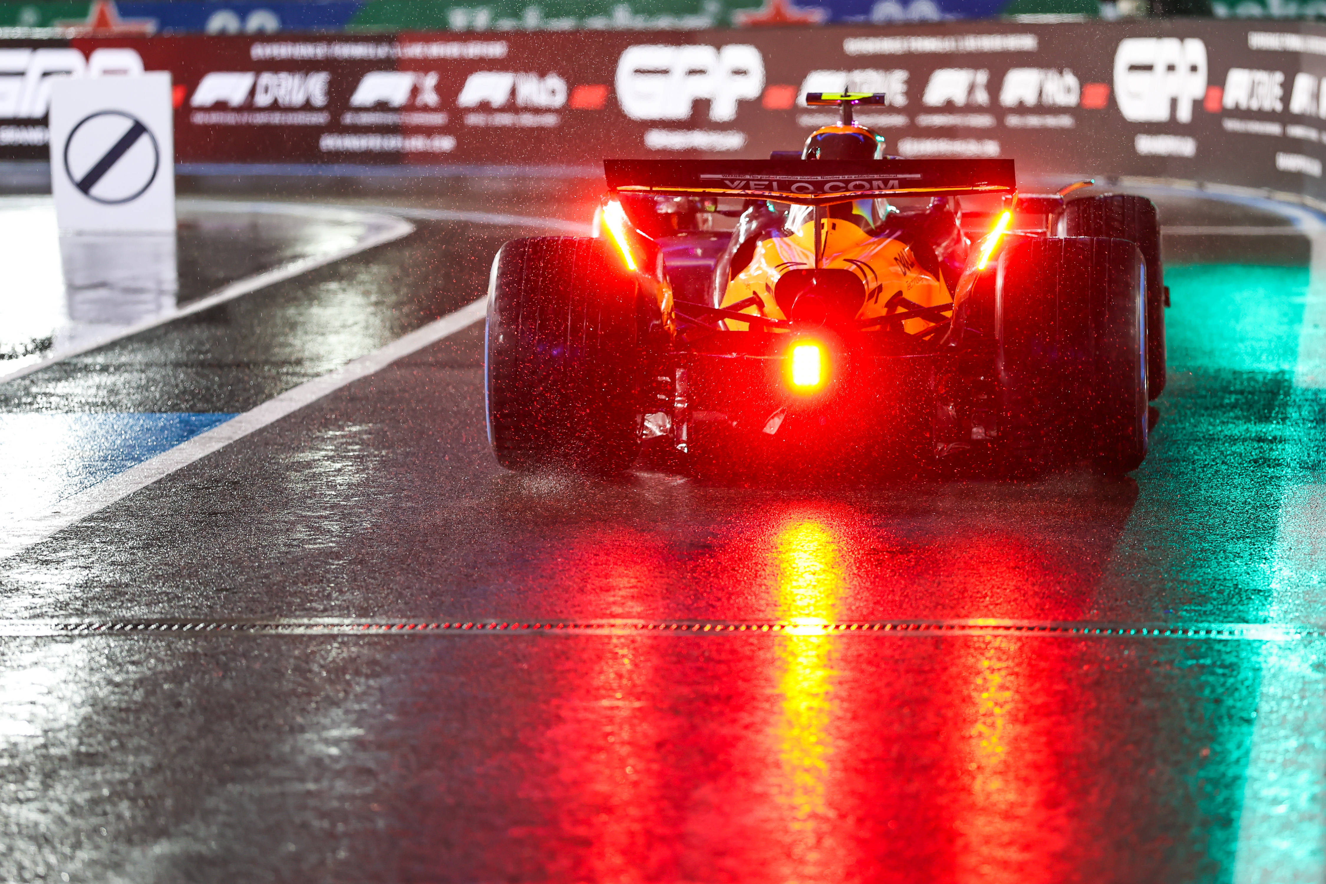 红牛二队力克索伯车队,塞恩斯状态火热 红牛二队力克索伯车队,塞恩斯状态火热