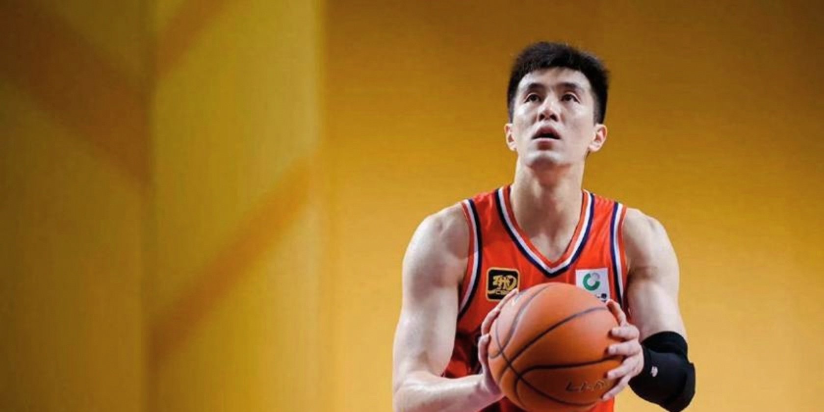 浙江队轻取广州队，郭艾伦惊艳四座