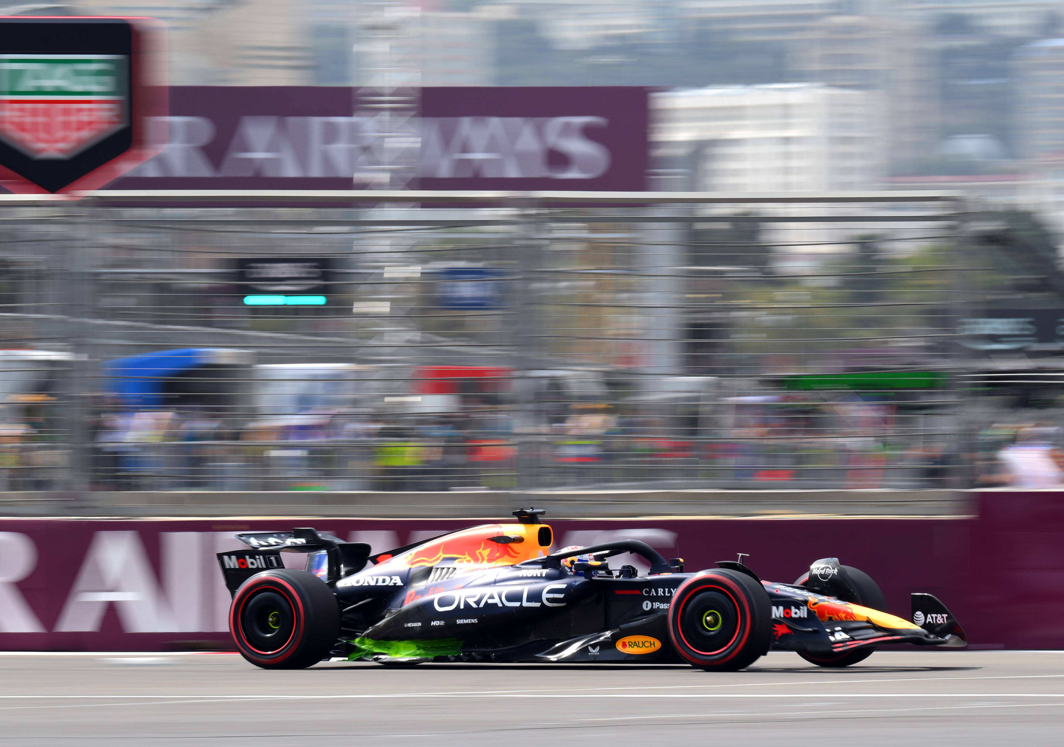 迈凯伦完胜法拉利，汉密尔顿扛起全队