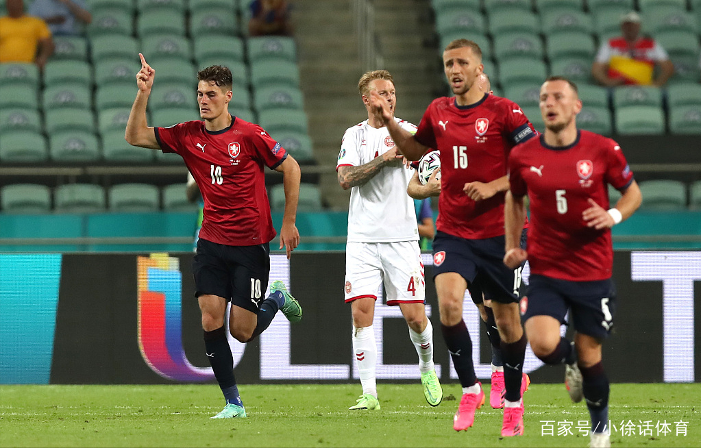 丹麦队力克法国队，黄鸭组合扛起全队