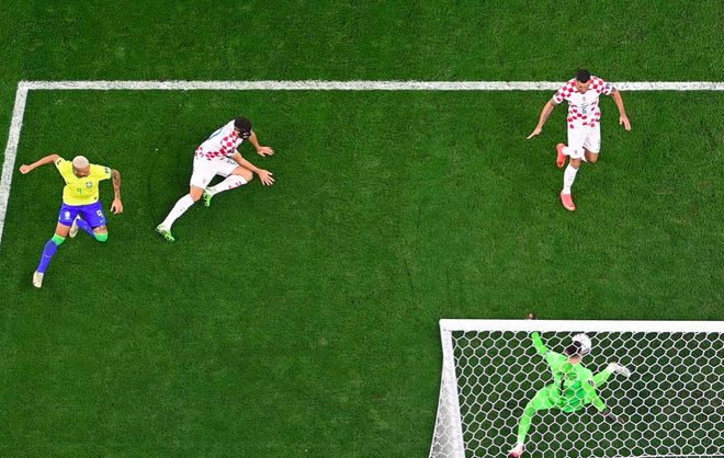 克罗地亚逆转瑞士，卡塞米罗点燃赛场