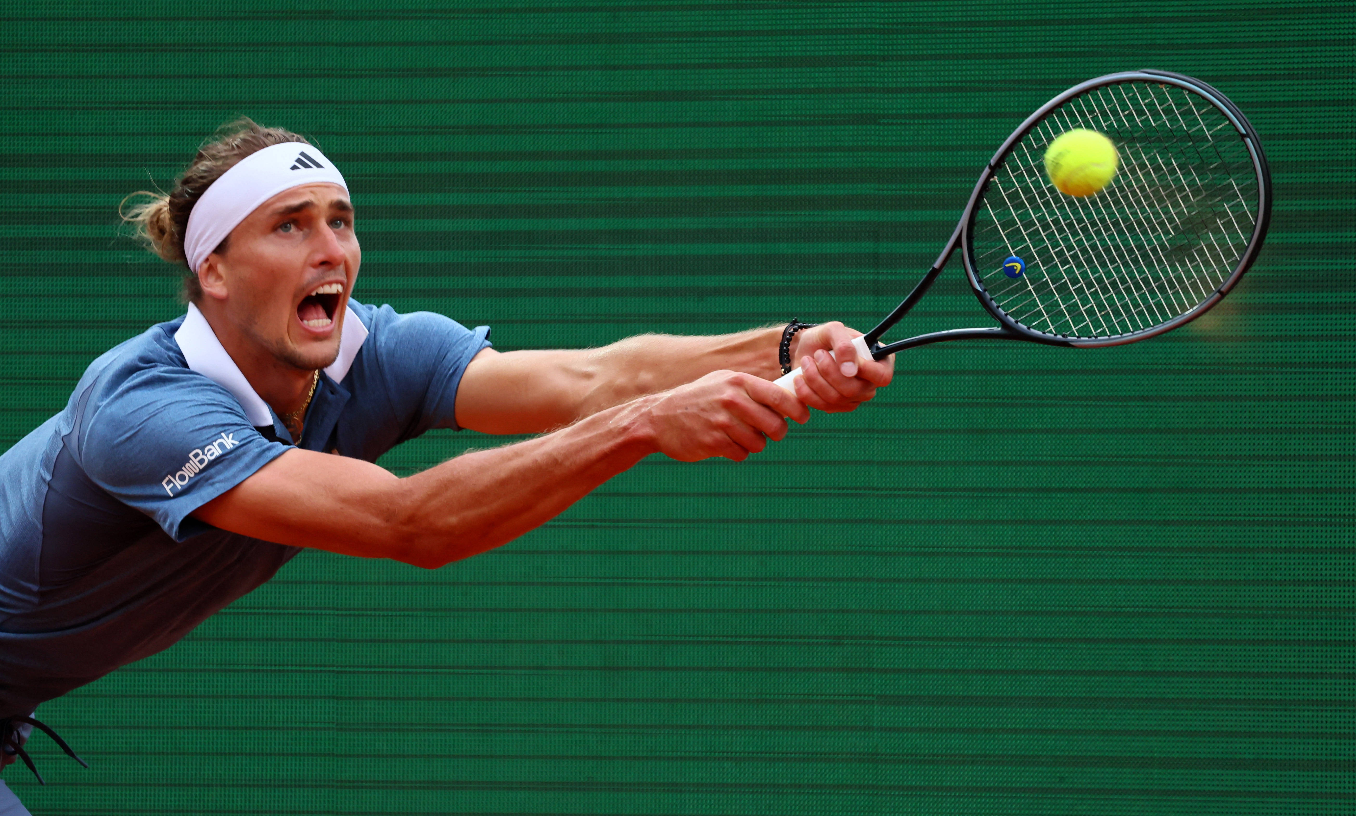 德国网球队鏖战西班牙网球队，兹维列夫高光表现