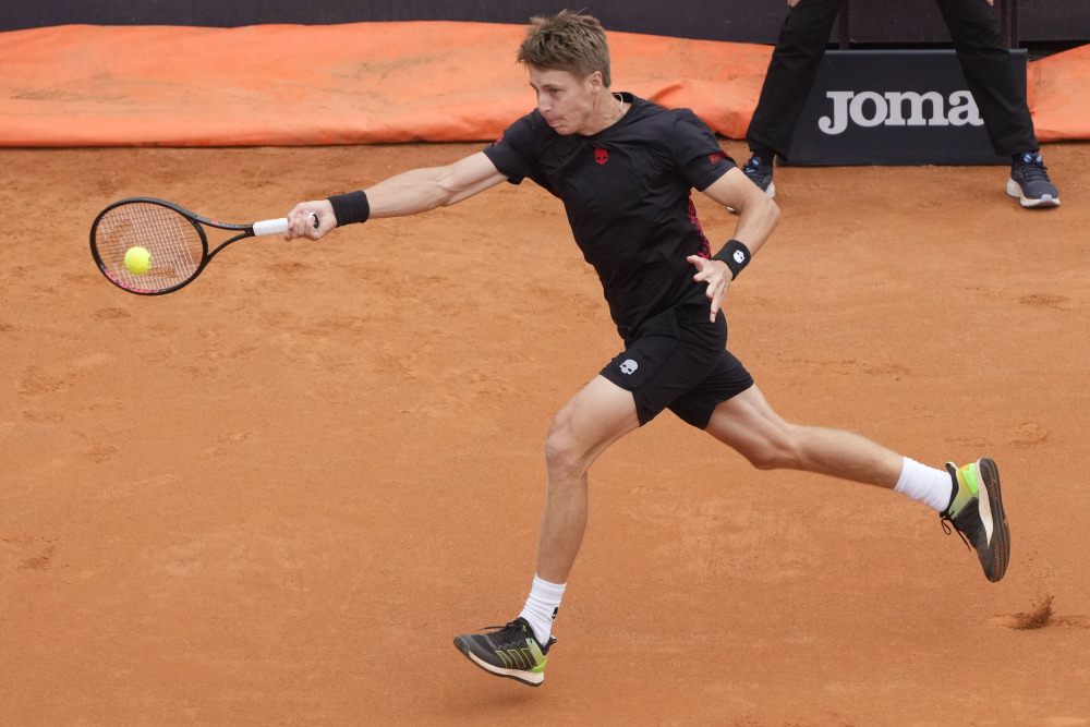 西班牙网球队爆冷日本网球队，瓦林卡惊艳世界