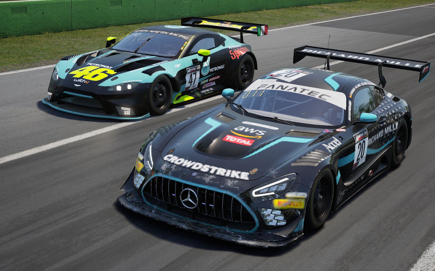 梅赛德斯横扫阿斯顿马丁，皮亚斯特里统治全场