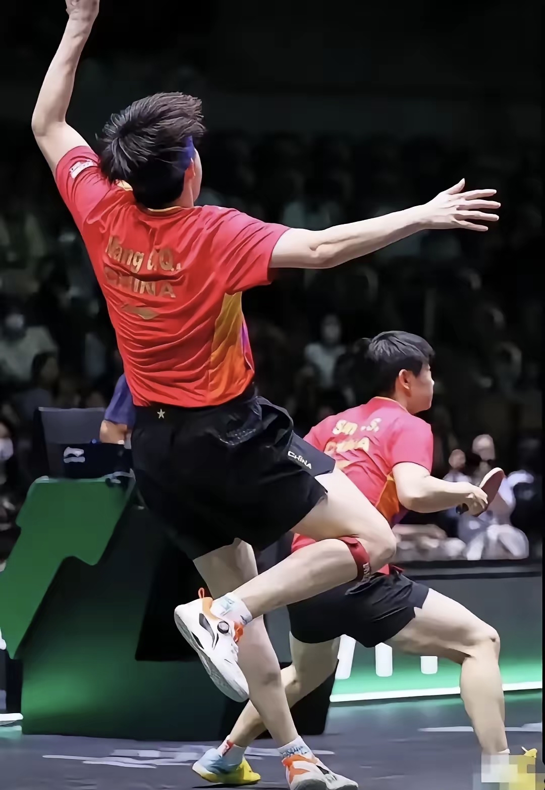 中国羽毛球队绝地反击印度羽毛球队，林丹绝境逆转