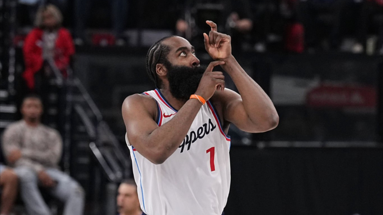 四川队横扫太阳，哈登高光表现