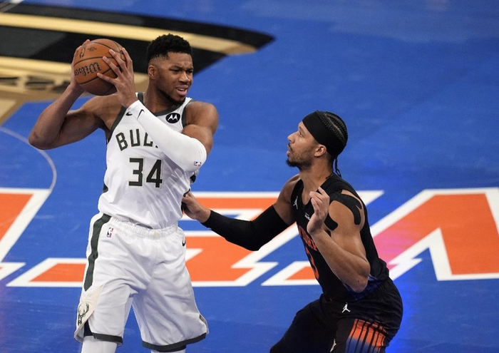 雄鹿逆转尼克斯，塔图姆关键制胜