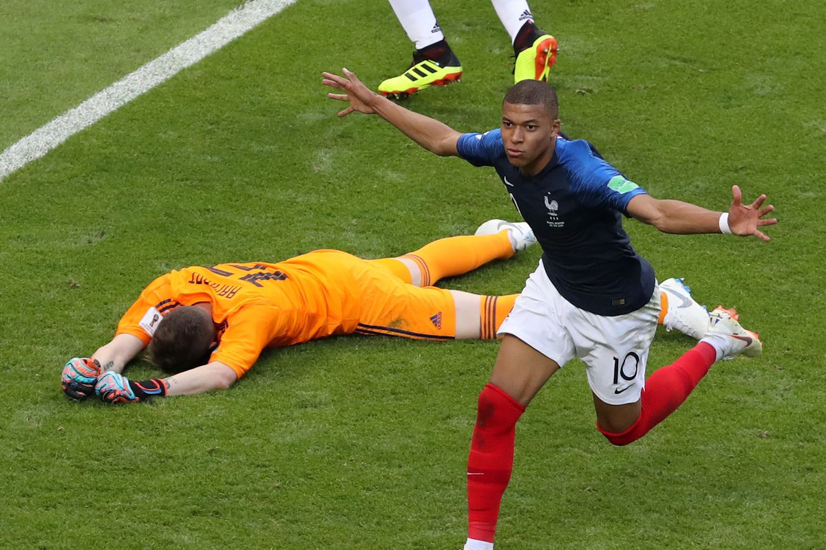 挑战卫冕冠军，法国施展全力