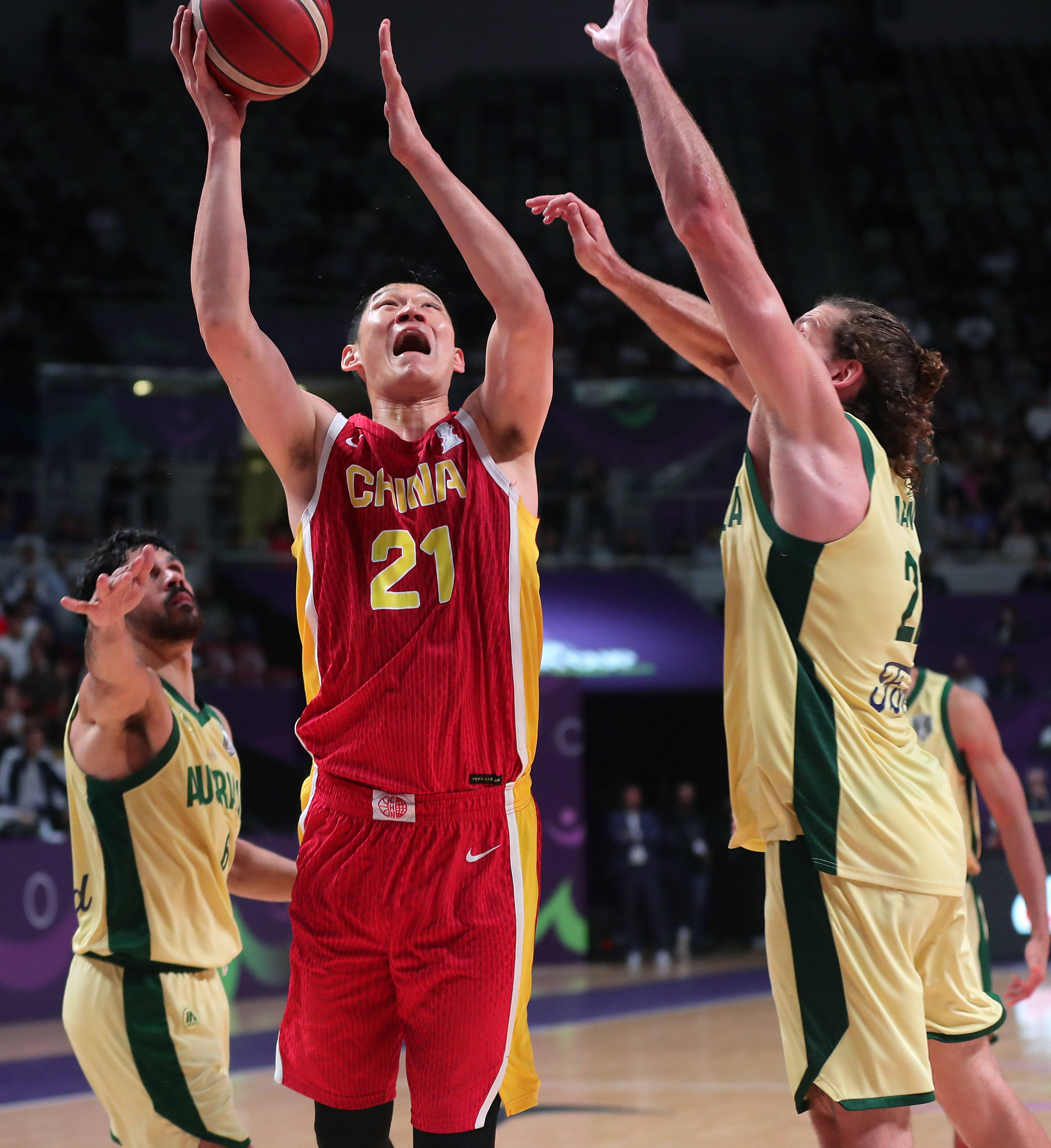 亚洲球员引领美国篮球职业化发展