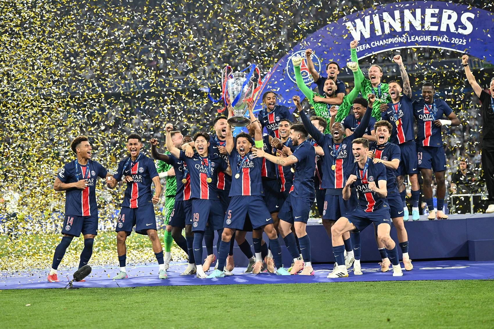 皇马战平曼联，晋级欧冠决赛