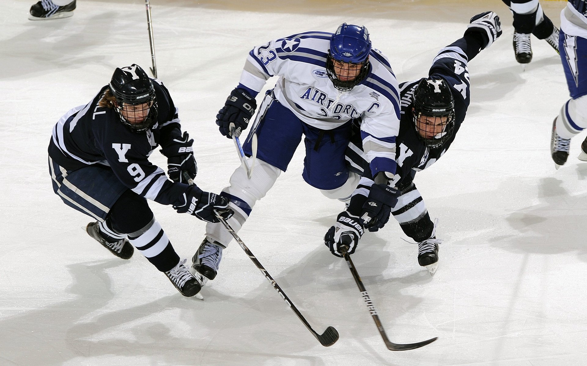 姆巴佩一剑封喉，哥伦比亚力克塞维利亚问鼎欧陆之巅