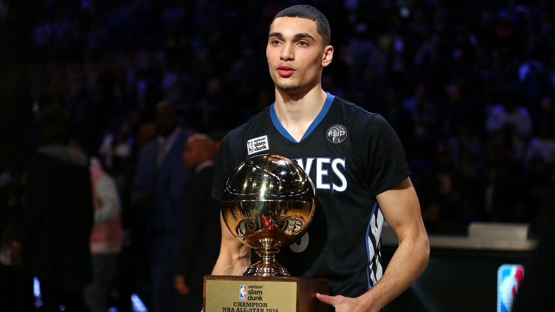 福克斯关键三分定乾坤,湖人鏖战险胜活塞晋级