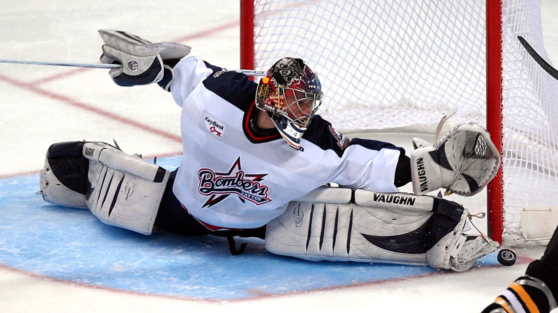 黄潜艇破浪基辅夜，当京多安踏上乌克兰的宏大舞台